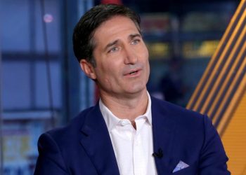 Starbucks shakes up its leadership again, adding two former Taco Bell executives