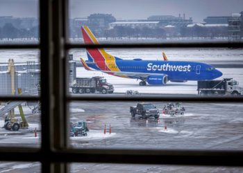 Southwest Airlines pauses corporate hiring, most summer internships to cut costs