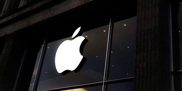 Apple Beats on Revenue Despite AI Hiccups and iPhone Sales Dip