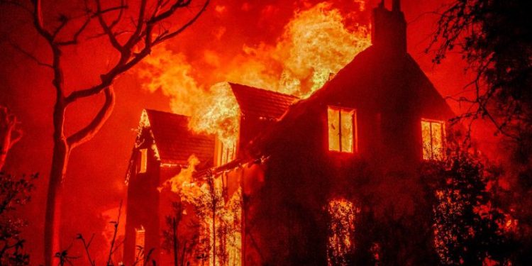 Southern California Edison acknowledges videos suggest link between equipment and Eaton fire