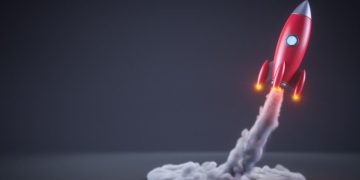 From Crash to Comeback: Is SMCI Stock the Hottest AI Asset Right Now?