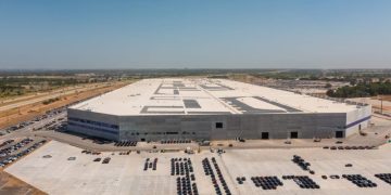 Elon Musk confirms Tesla has signed a $16.5 billion chip contract with Samsung Electronics