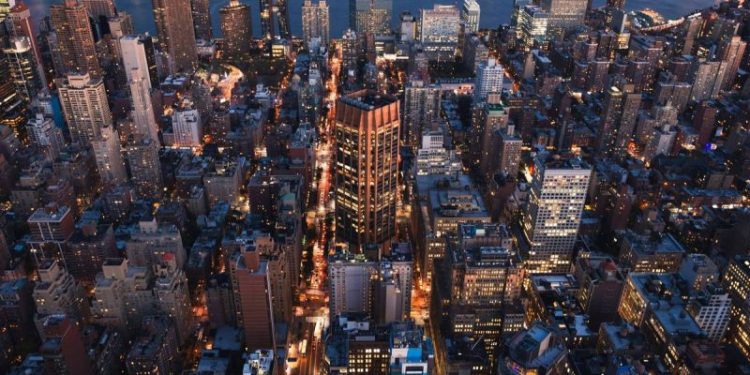 Crypto Market Update: Clarity Act stalls as Banks Push to Ban Stablecoin Yield