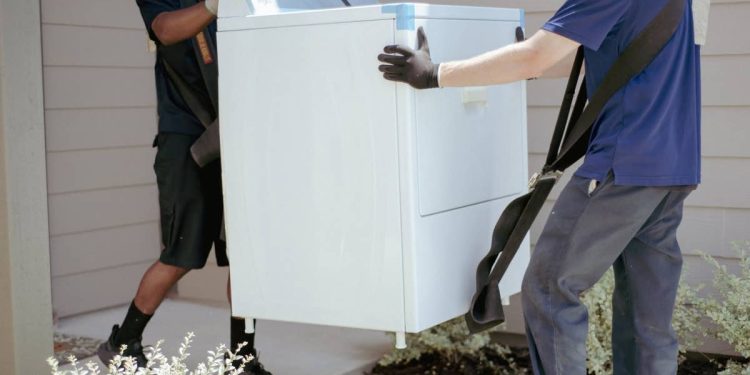 Costco delivers a service Lowe's and Home Depot can't match