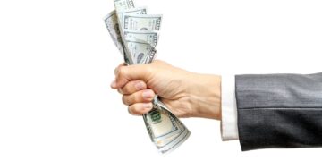 Dollar Climbs on Hawkish Fed President Collins