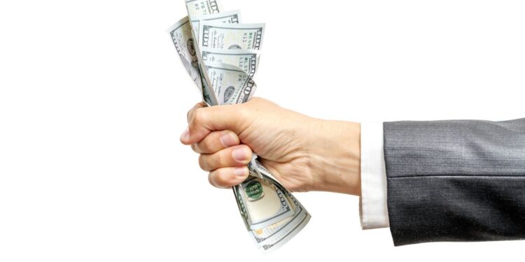 Dollar Climbs on Hawkish Fed President Collins