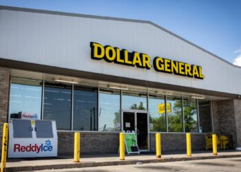 Dollar General CEO drops hot take on inflation and $100,000 earners