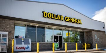 Dollar General CEO drops hot take on inflation and $100,000 earners