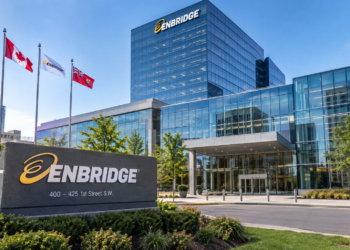 Here’s why the Enbridge stock is in a strong downward trend
