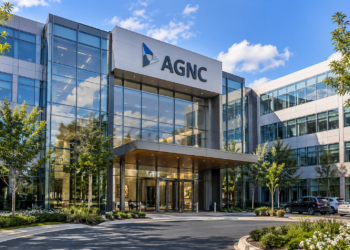 AGNC stock has a dividend yield of 17%: is it a buy as a risky pattern forms?