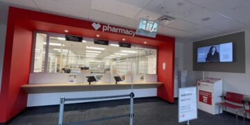 CVS targets former Walgreens, Rite Aid customers after 1,000 stores close