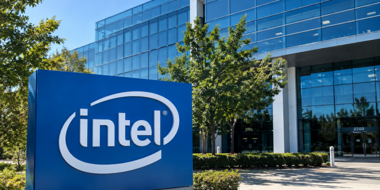 Intel stock outlook: Wyckoff pattern warns of further losses